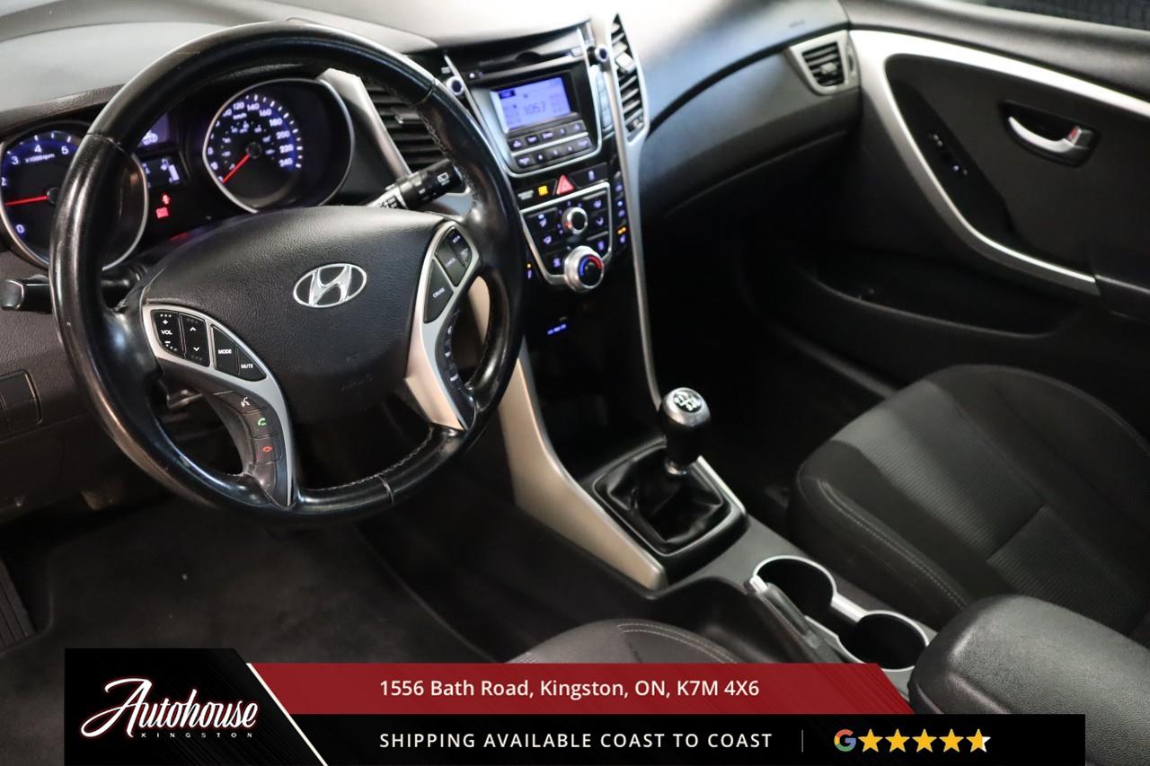 2016 Hyundai Elantra GT GLS MANUAL - PANORAMIC SUNROOF Photo