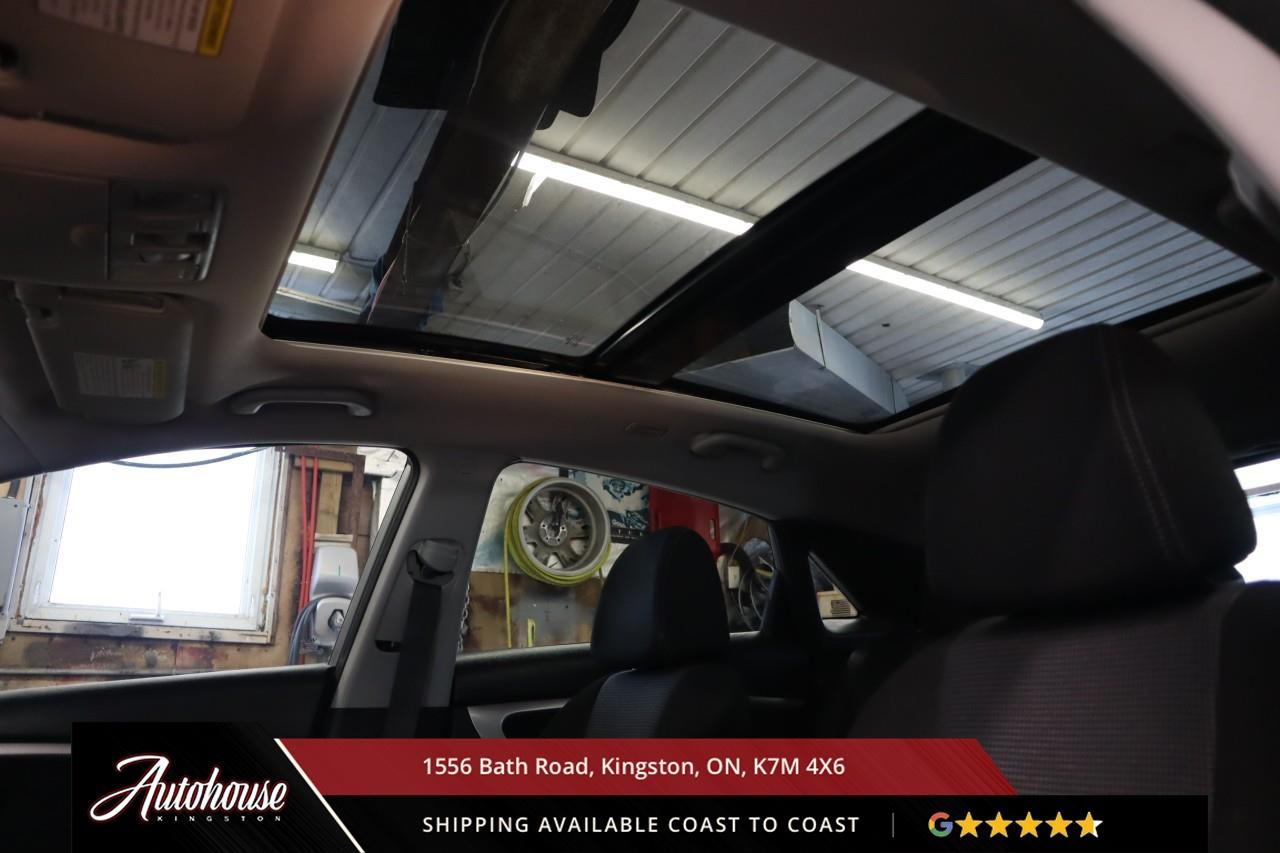 2016 Hyundai Elantra GT GLS MANUAL - PANORAMIC SUNROOF Photo