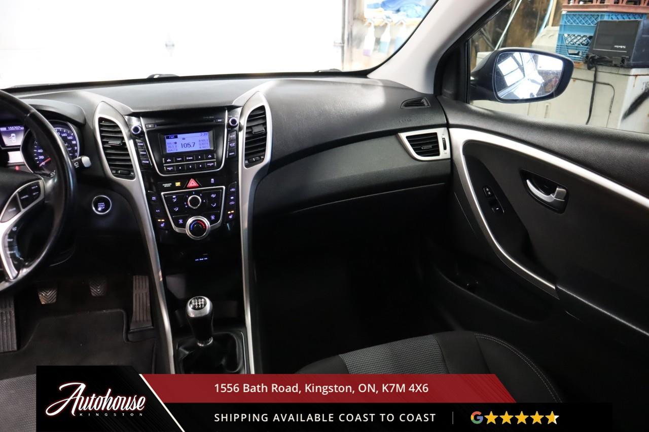 2016 Hyundai Elantra GT GLS MANUAL - PANORAMIC SUNROOF Photo