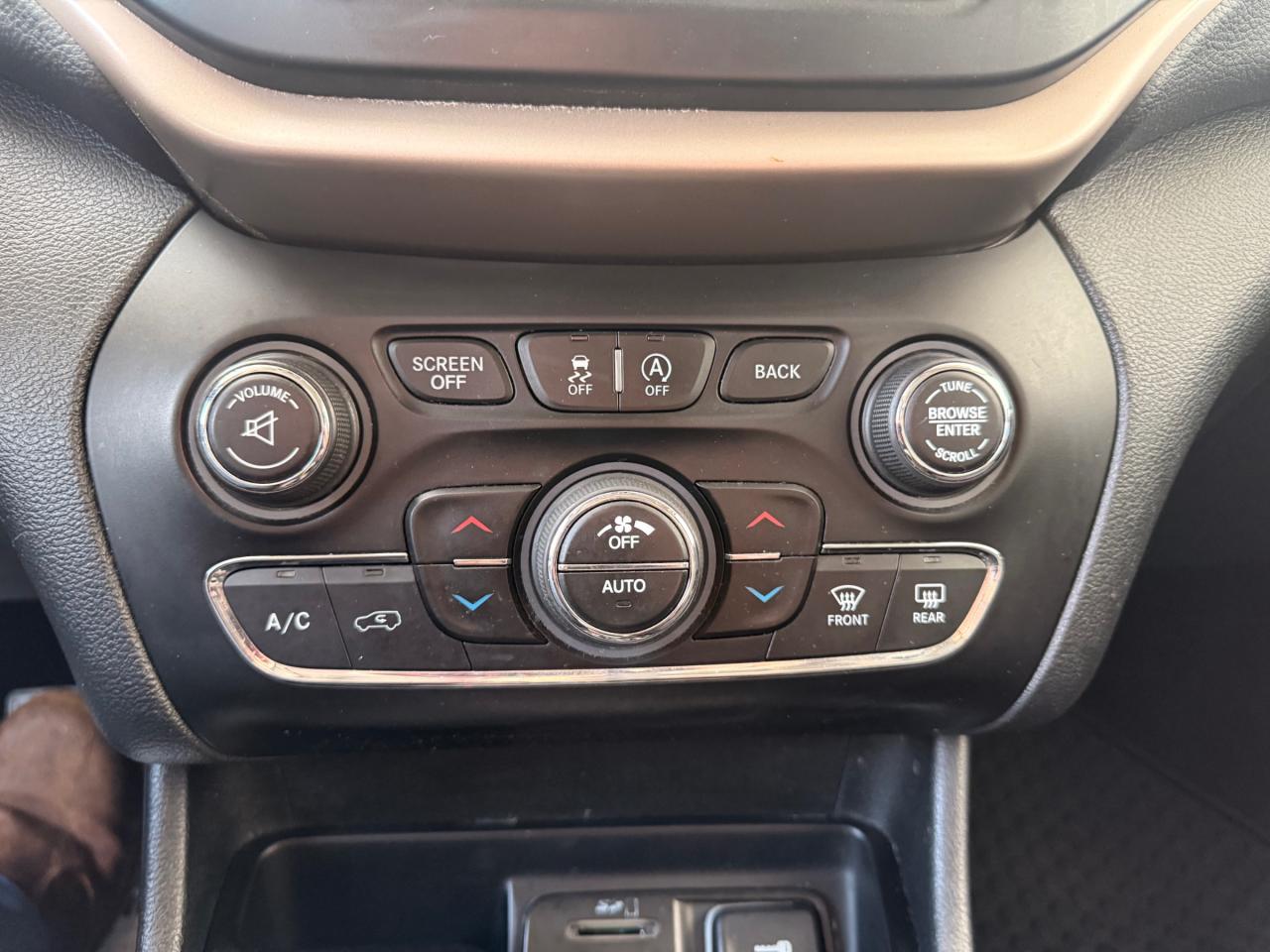 2016 Jeep Cherokee North 4X4!! Photo