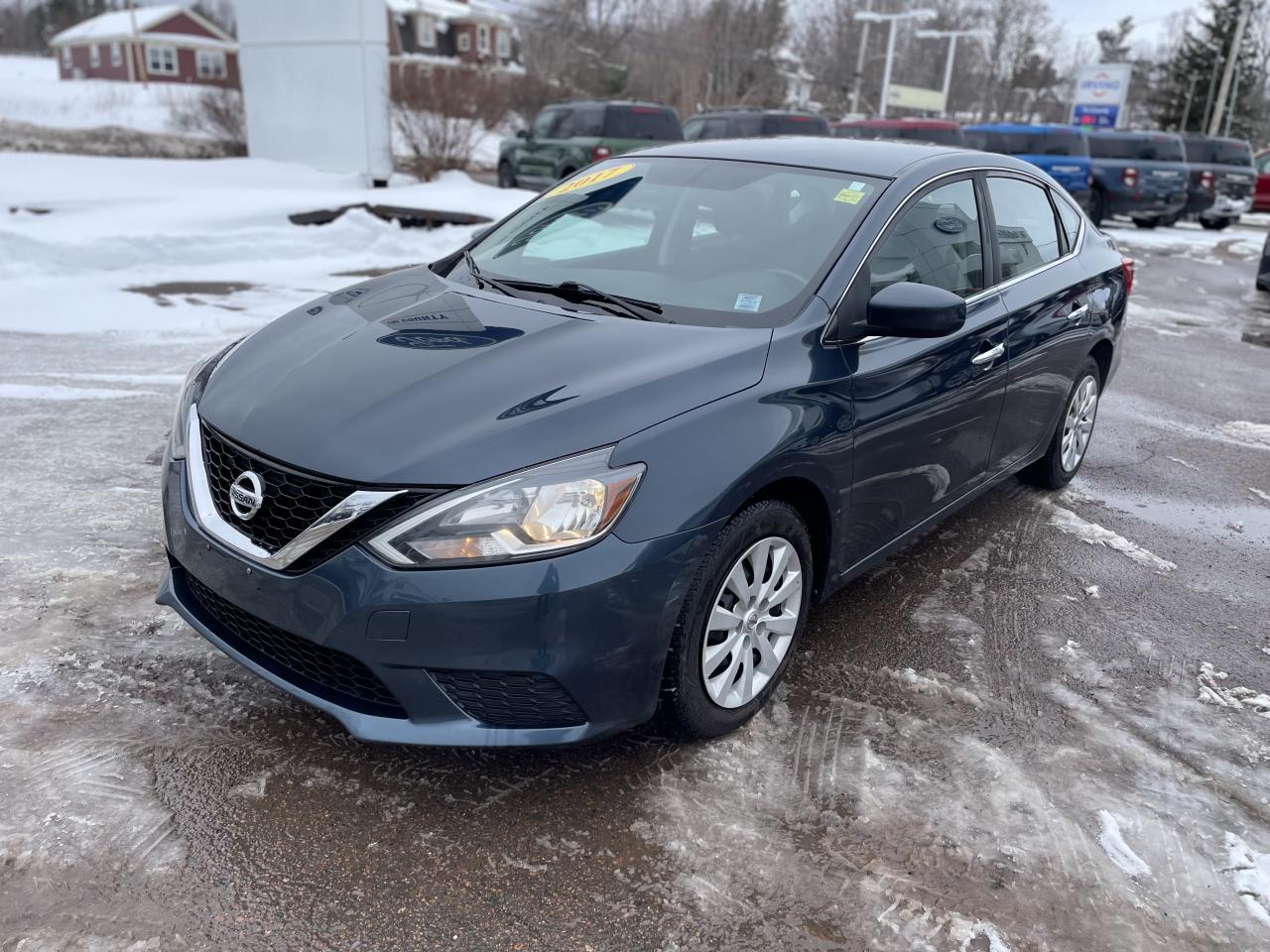 2017 Nissan Sentra SV Photo2