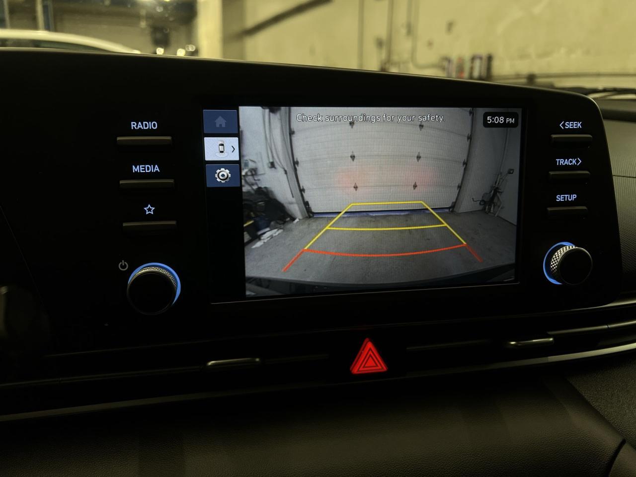 2024 Hyundai Elantra AUTOMATIC | HTD SEATS | CARPLAY | REAR CAM | A/C Photo