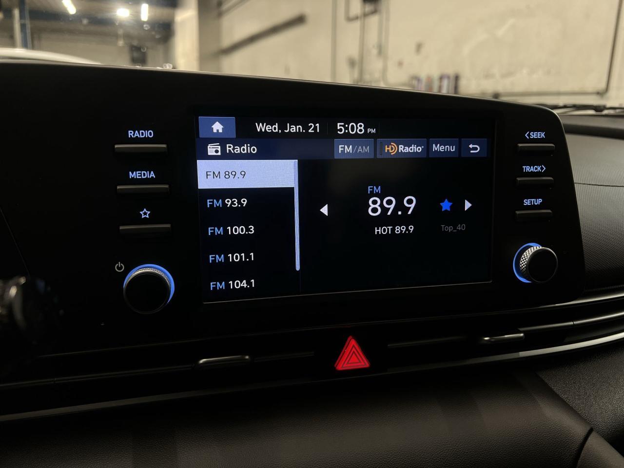 2024 Hyundai Elantra AUTOMATIC | HTD SEATS | CARPLAY | REAR CAM | A/C Photo