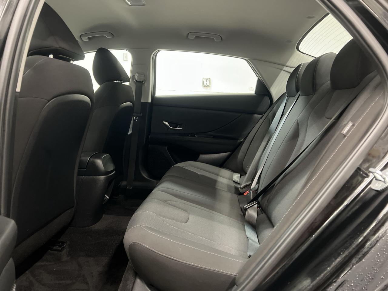 2024 Hyundai Elantra AUTOMATIC | HTD SEATS | CARPLAY | REAR CAM | A/C Photo