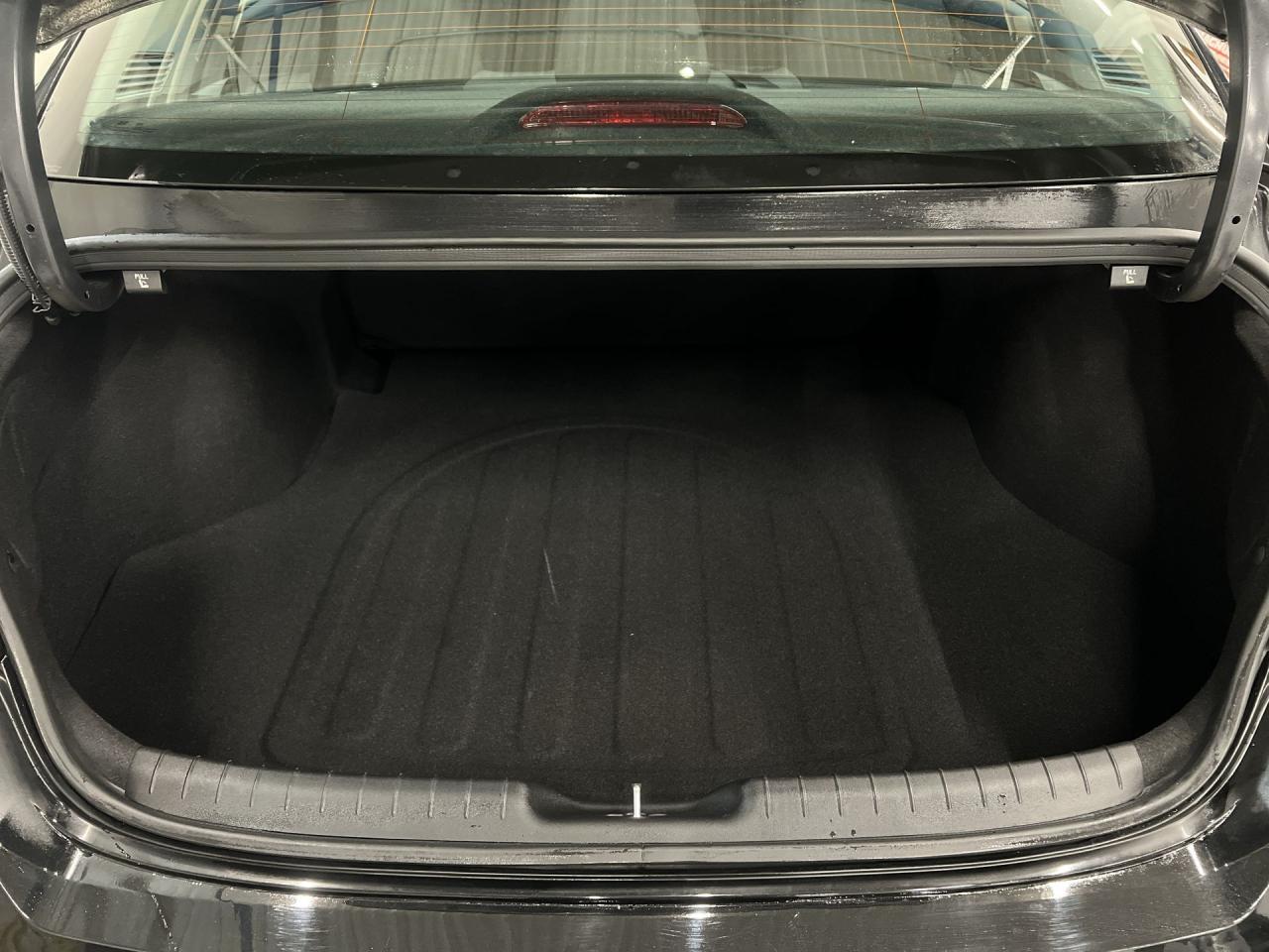 2024 Hyundai Elantra AUTOMATIC | HTD SEATS | CARPLAY | REAR CAM | A/C Photo