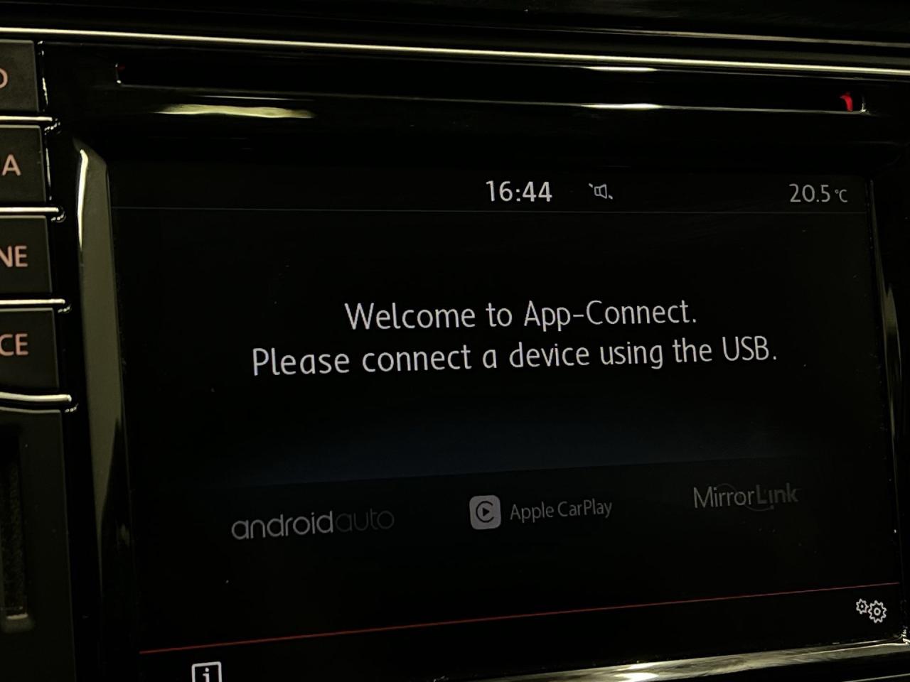 2017 Volkswagen Jetta WOLFSBURG EDITION | 5-SPEED | SUNROOF | CARPLAY Photo