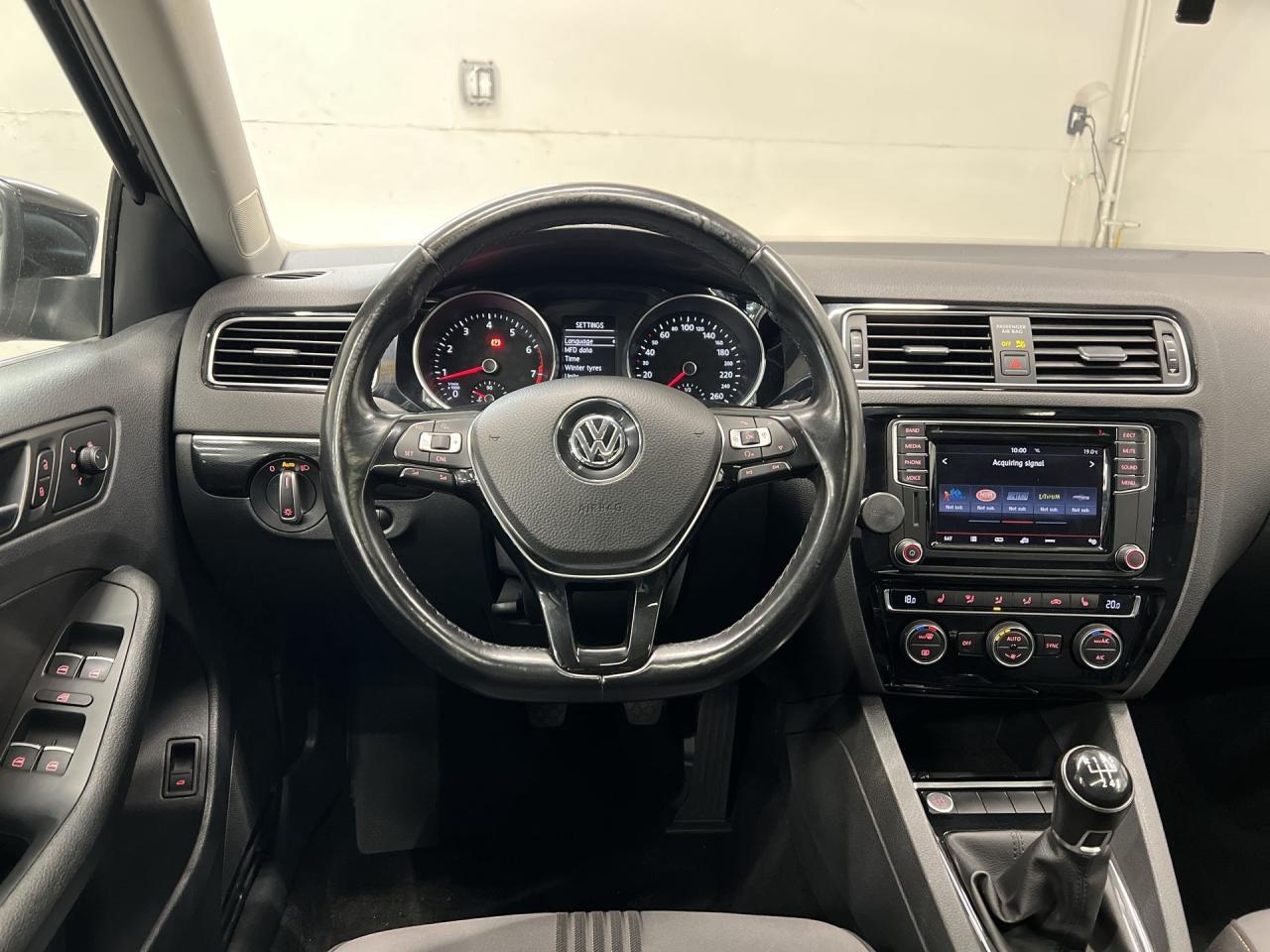 2017 Volkswagen Jetta WOLFSBURG EDITION | 5-SPEED | SUNROOF | CARPLAY Photo