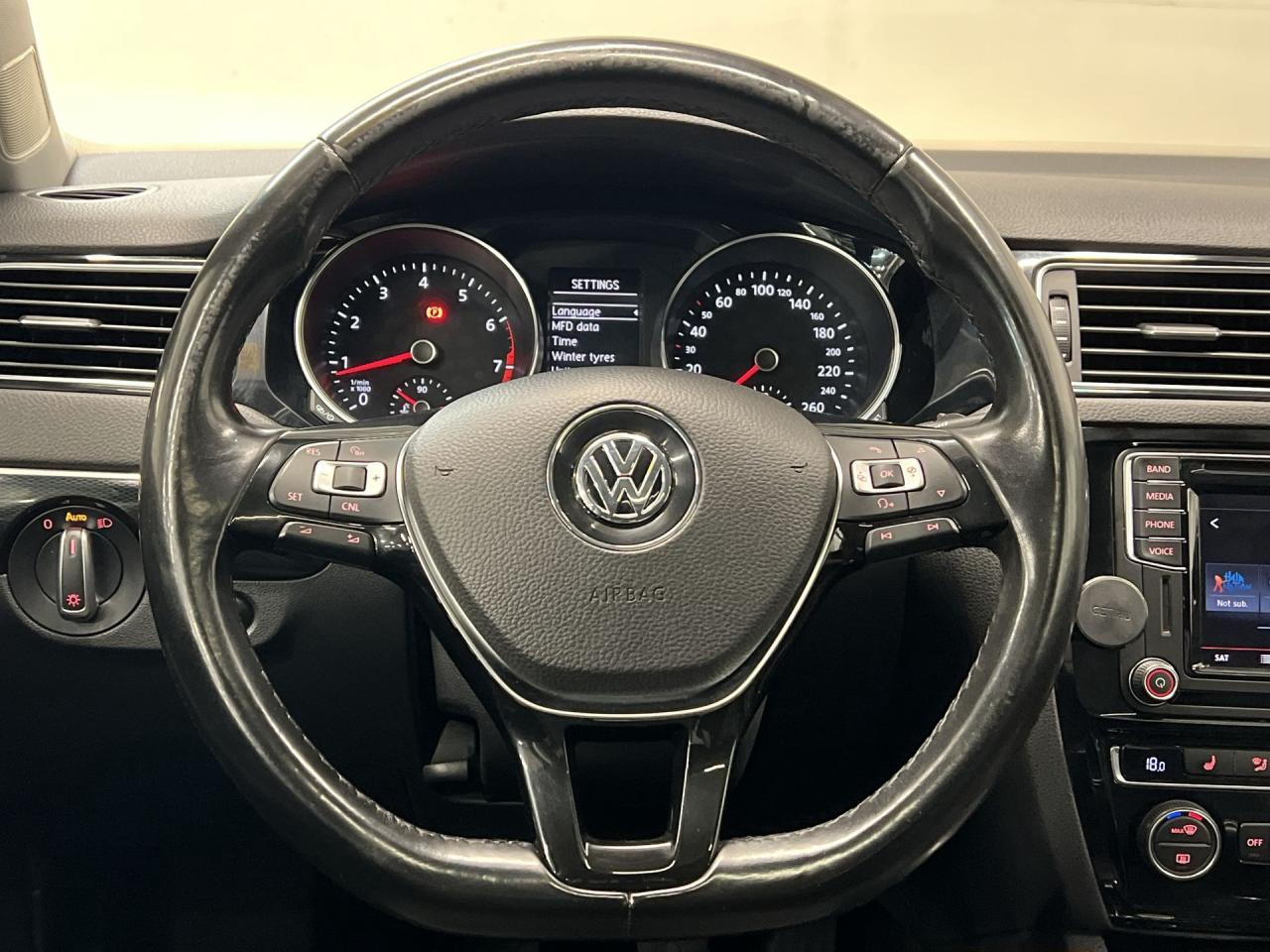 2017 Volkswagen Jetta WOLFSBURG EDITION | 5-SPEED | SUNROOF | CARPLAY Photo