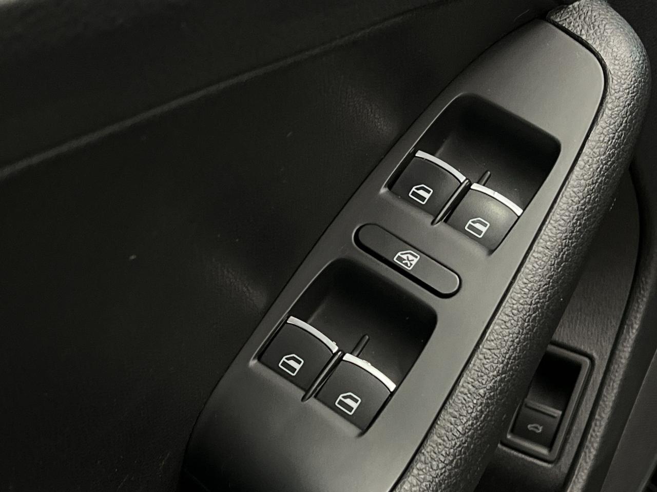 2017 Volkswagen Jetta WOLFSBURG EDITION | 5-SPEED | SUNROOF | CARPLAY Photo