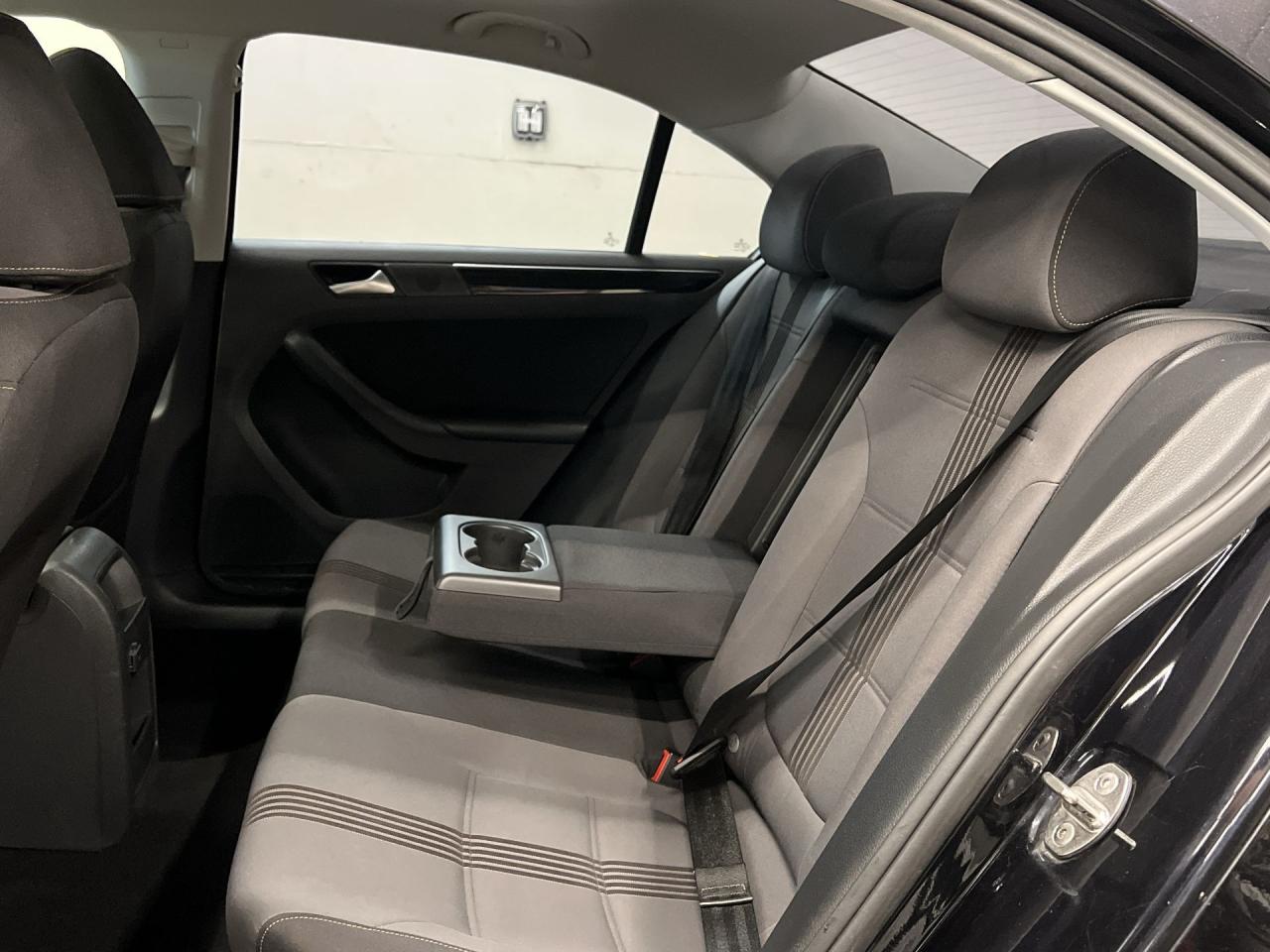 2017 Volkswagen Jetta WOLFSBURG EDITION | 5-SPEED | SUNROOF | CARPLAY Photo