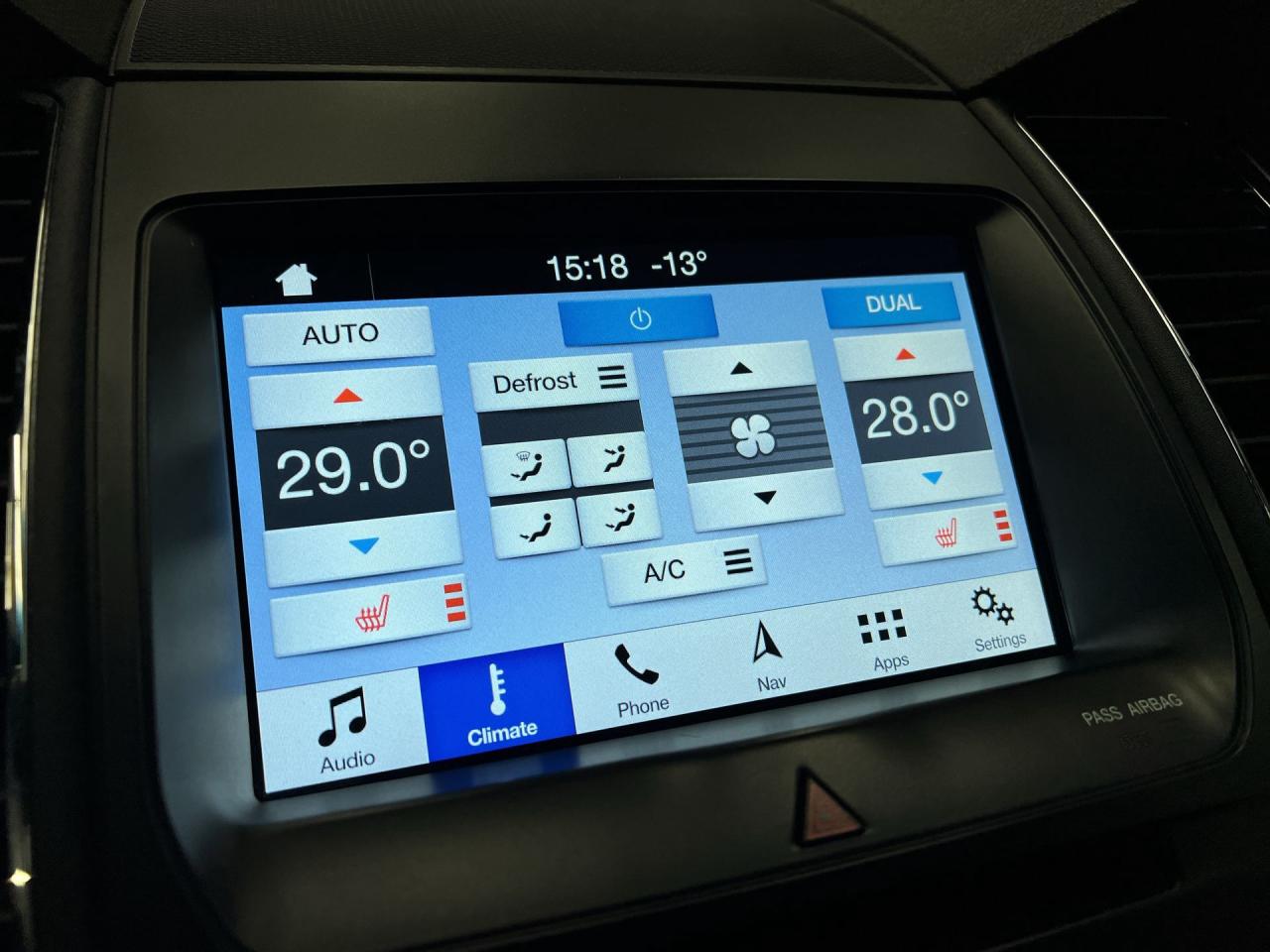 2018 Ford Taurus SEL AWD | CARPLAY | REMOTE START | ALLOYS | NAV Photo