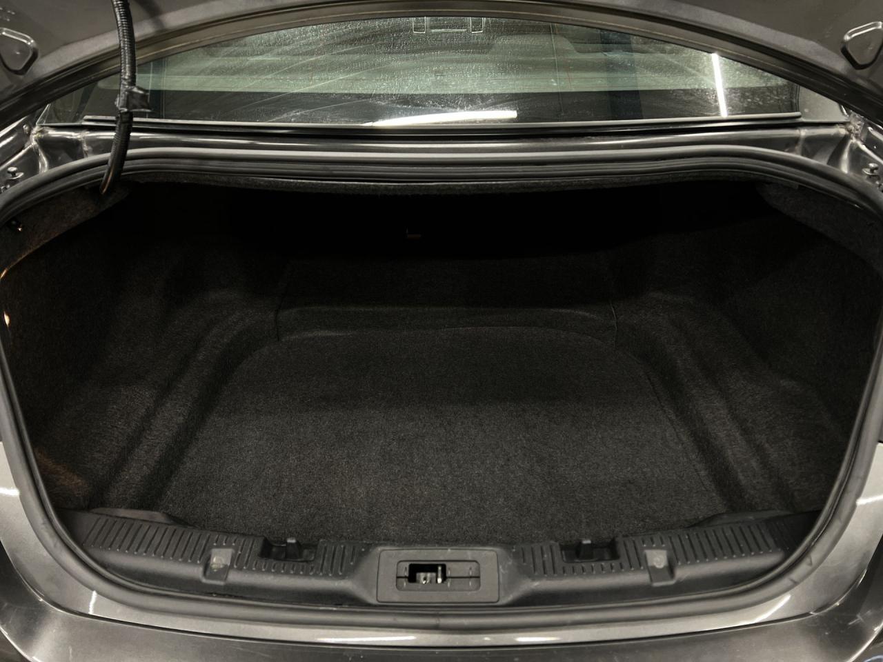 2018 Ford Taurus SEL AWD | CARPLAY | REMOTE START | ALLOYS | NAV Photo