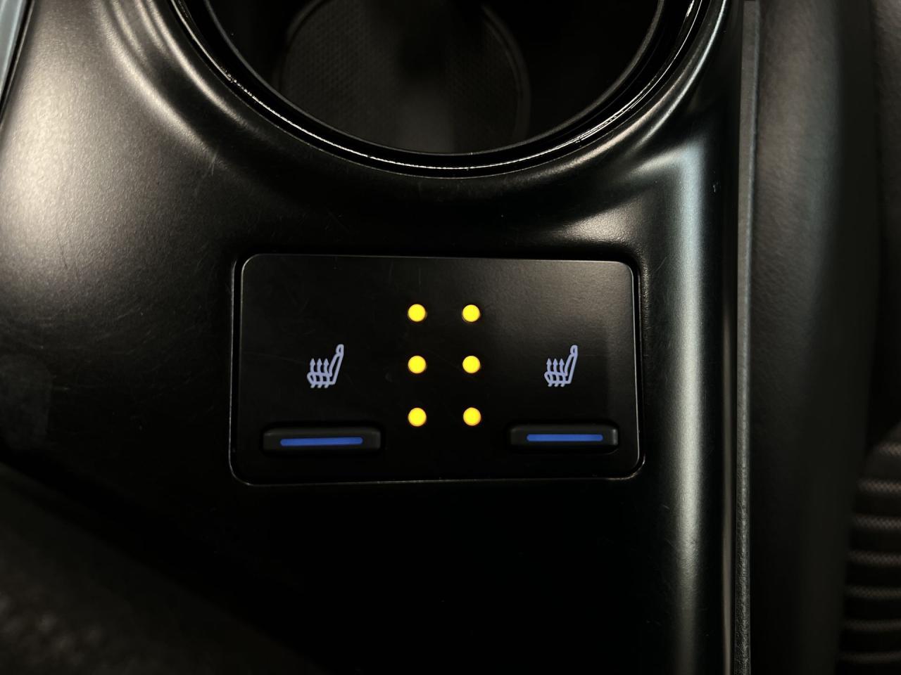 2020 Toyota Camry SE | HTD SEATS | CARPLAY | ADAPT. CRUISE | ALLOYS Photo