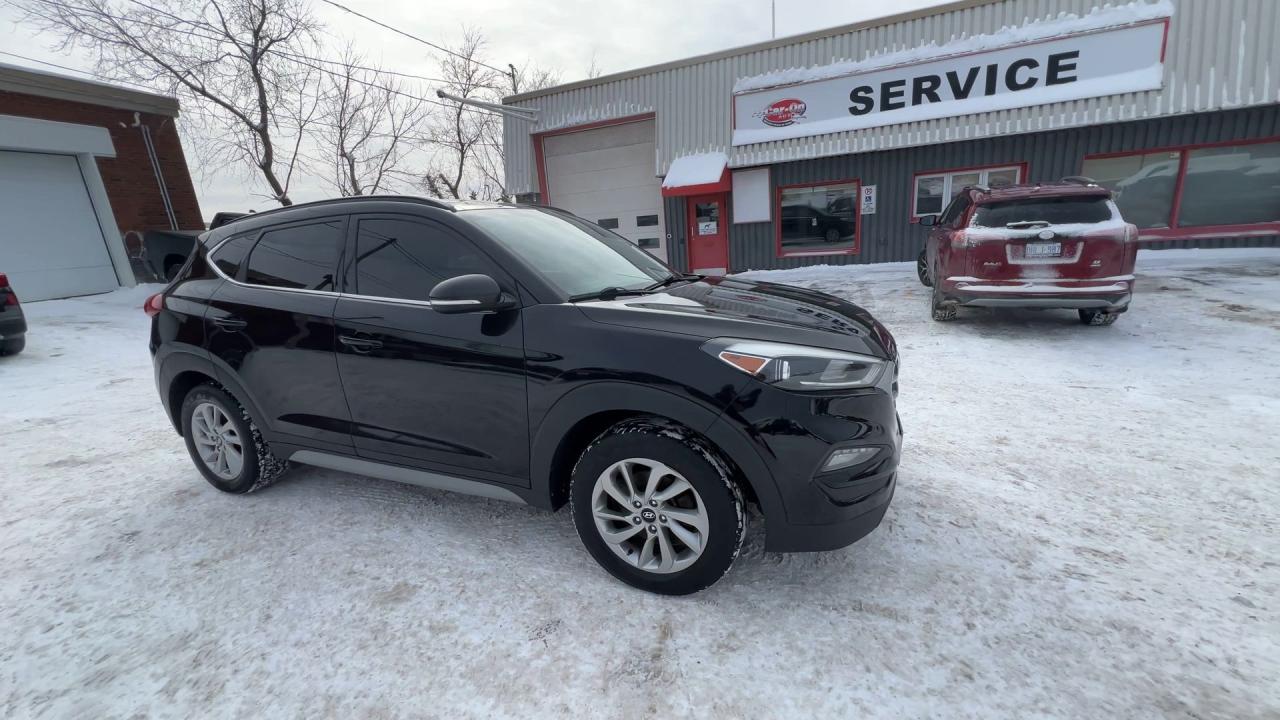 2017 Hyundai Tucson LUXURY AWD | HTD LEATHER | PANO ROOF | CARPLAY Photo