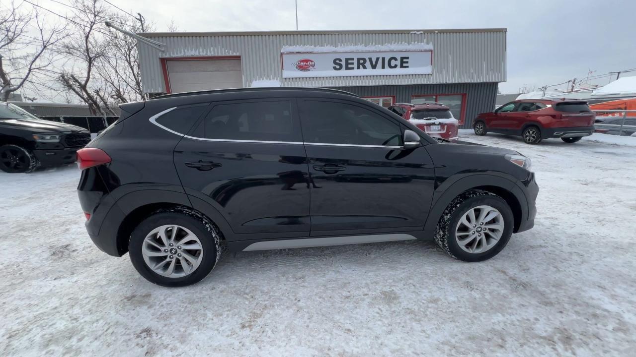 2017 Hyundai Tucson LUXURY AWD | HTD LEATHER | PANO ROOF | CARPLAY Photo