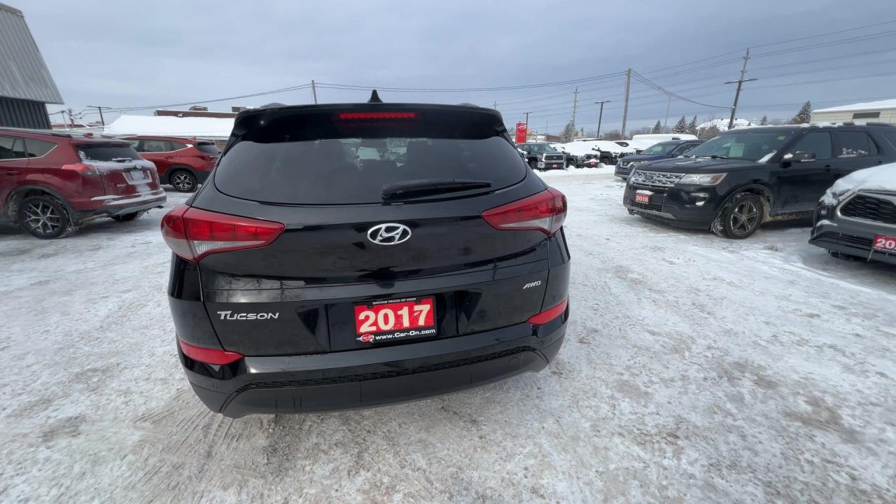 2017 Hyundai Tucson LUXURY AWD | HTD LEATHER | PANO ROOF | CARPLAY Photo
