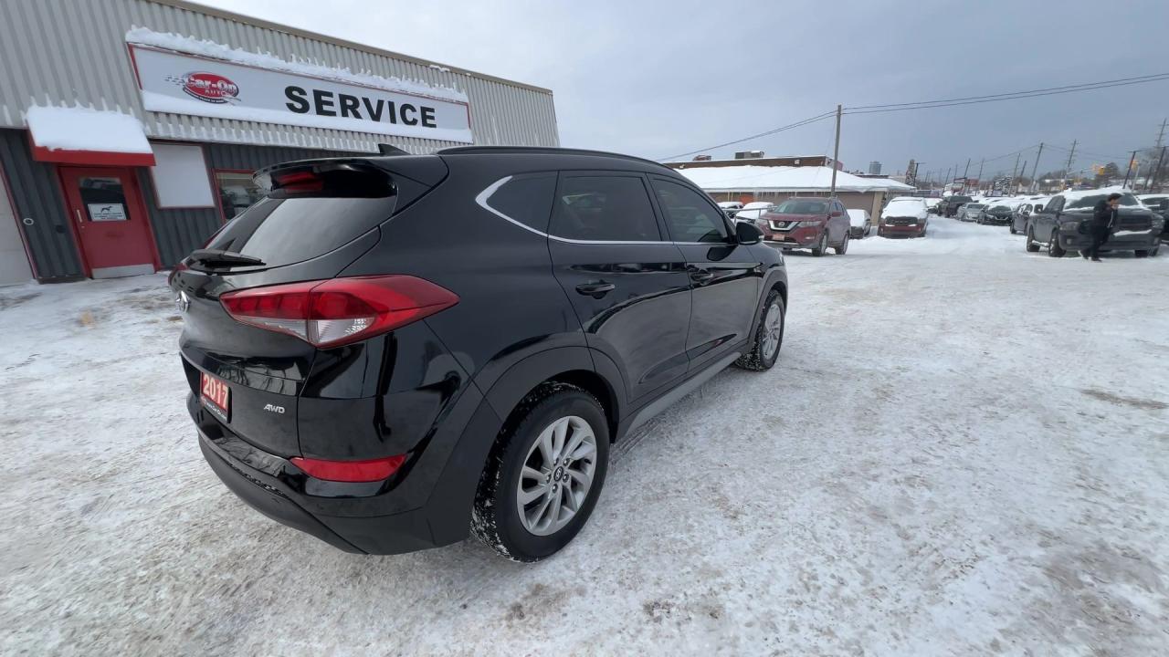 2017 Hyundai Tucson LUXURY AWD | HTD LEATHER | PANO ROOF | CARPLAY Photo