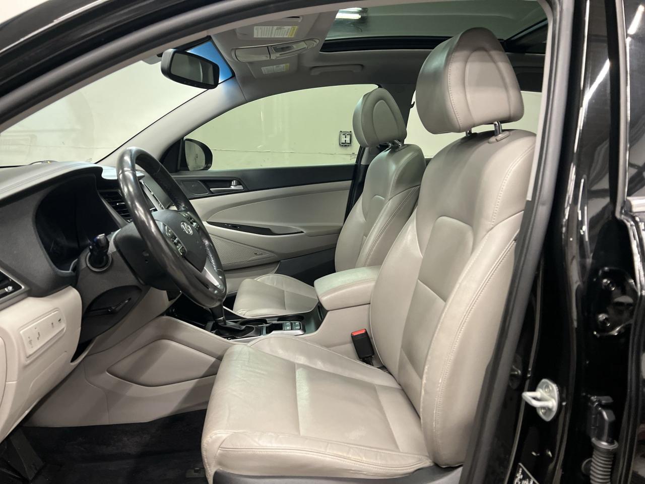 2017 Hyundai Tucson LUXURY AWD | HTD LEATHER | PANO ROOF | CARPLAY Photo