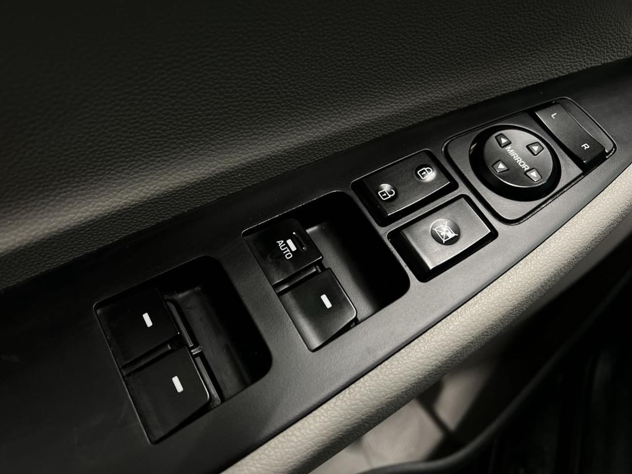 2017 Hyundai Tucson LUXURY AWD | HTD LEATHER | PANO ROOF | CARPLAY Photo