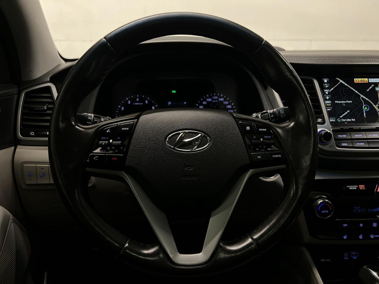 2017 Hyundai Tucson LUXURY AWD | HTD LEATHER | PANO ROOF | CARPLAY Photo