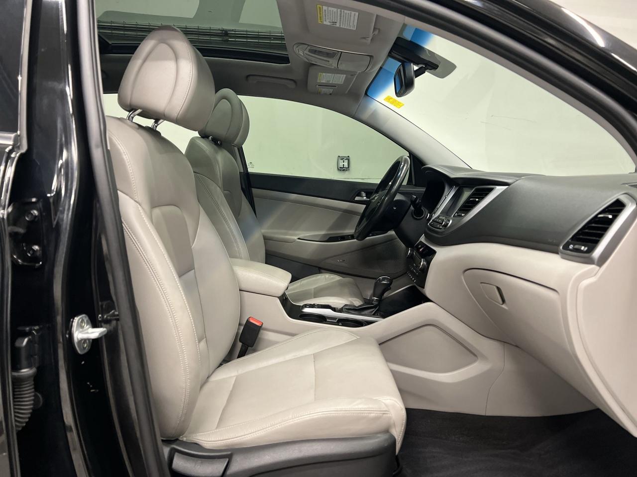 2017 Hyundai Tucson LUXURY AWD | HTD LEATHER | PANO ROOF | CARPLAY Photo