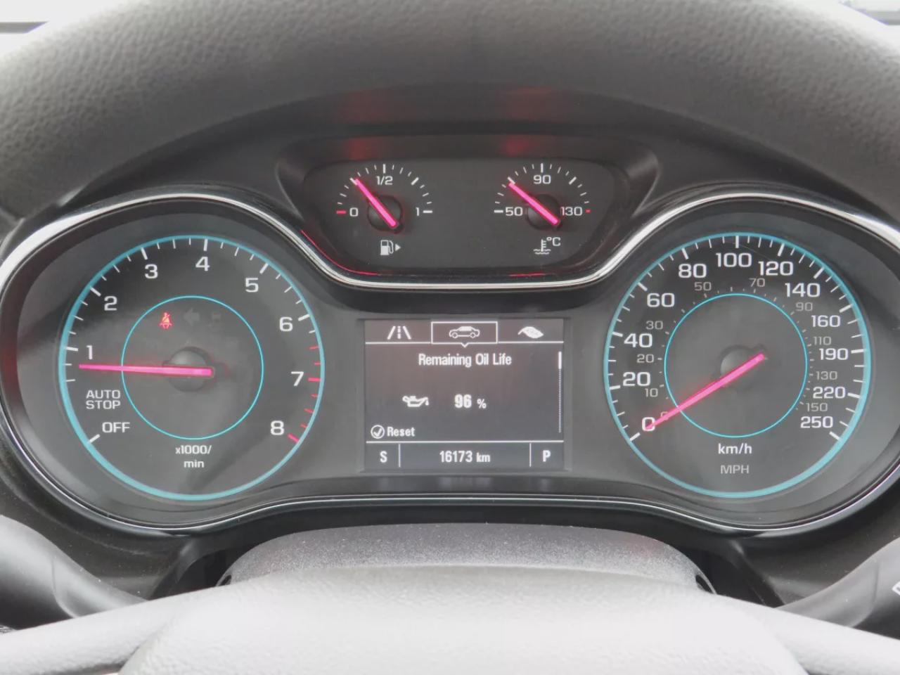 2018 Chevrolet Cruze LT (**SAFETY/CERTIFIED**ALLOY RIMS**POWER SEATS**REMOTE START**DIGITAL TOUCHSCREEN**PUSH BUTTON START**HEATED SEATS**REVERSE CAMERA**CRUISE CONTROL**BLUETOOTH**) Photo