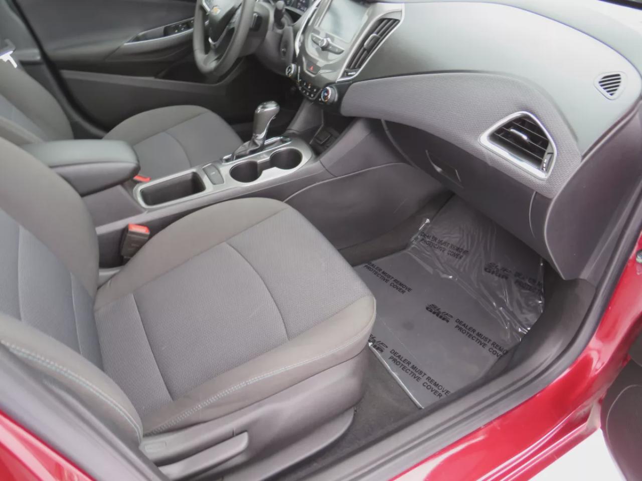 2018 Chevrolet Cruze LT (**SAFETY/CERTIFIED**ALLOY RIMS**POWER SEATS**REMOTE START**DIGITAL TOUCHSCREEN**PUSH BUTTON START**HEATED SEATS**REVERSE CAMERA**CRUISE CONTROL**BLUETOOTH**) Photo