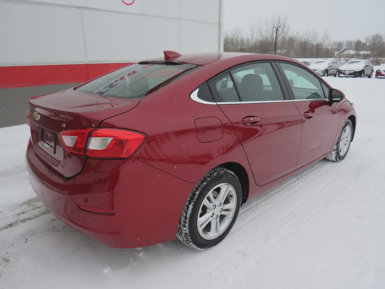 2018 Chevrolet Cruze LT (**SAFETY/CERTIFIED**ALLOY RIMS**POWER SEATS**REMOTE START**DIGITAL TOUCHSCREEN**PUSH BUTTON START**HEATED SEATS**REVERSE CAMERA**CRUISE CONTROL**BLUETOOTH**) Photo