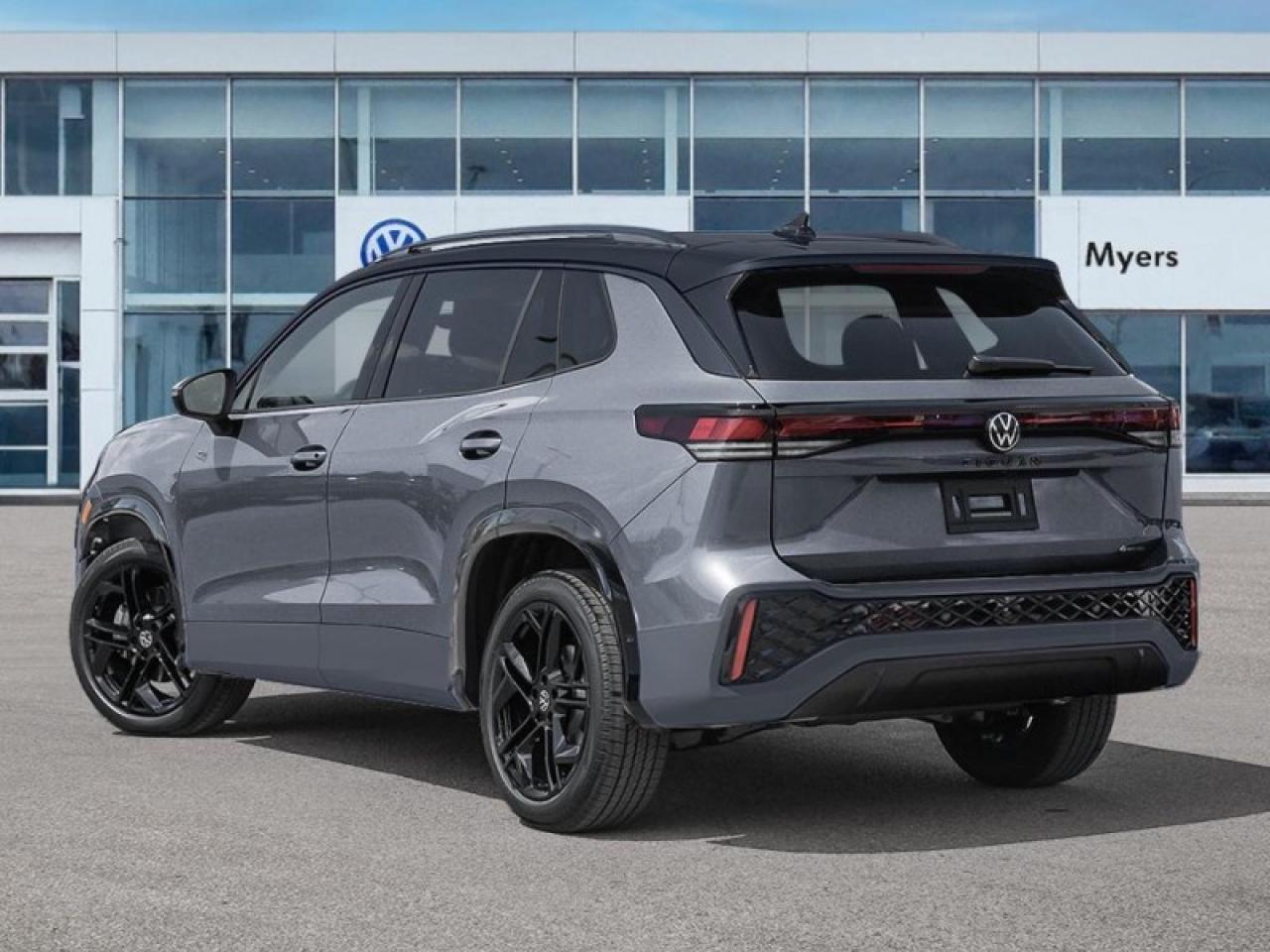 2026 Volkswagen Tiguan Comfortline R-Line Black Edition Photo3