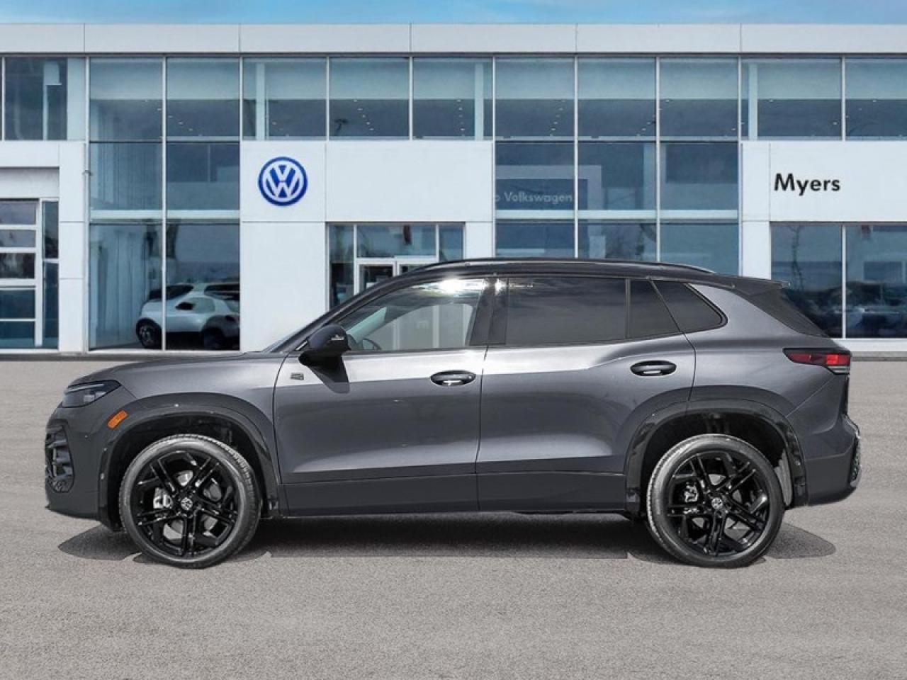 2026 Volkswagen Tiguan Comfortline R-Line Black Edition Photo