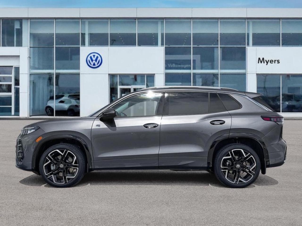 2026 Volkswagen Tiguan Highline Turbo R-Line Photo2