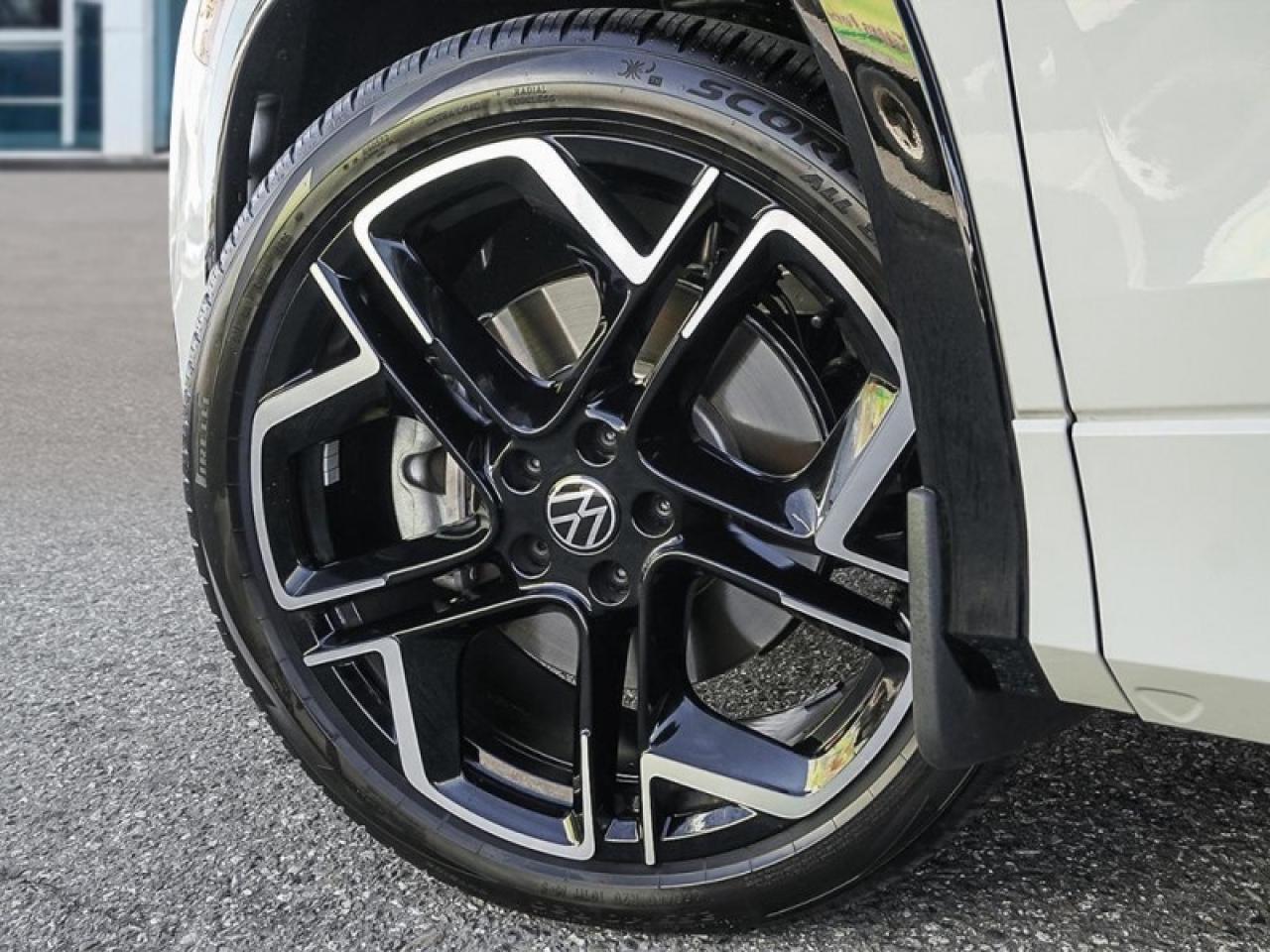 2026 Volkswagen Tiguan Highline Turbo R-Line Photo