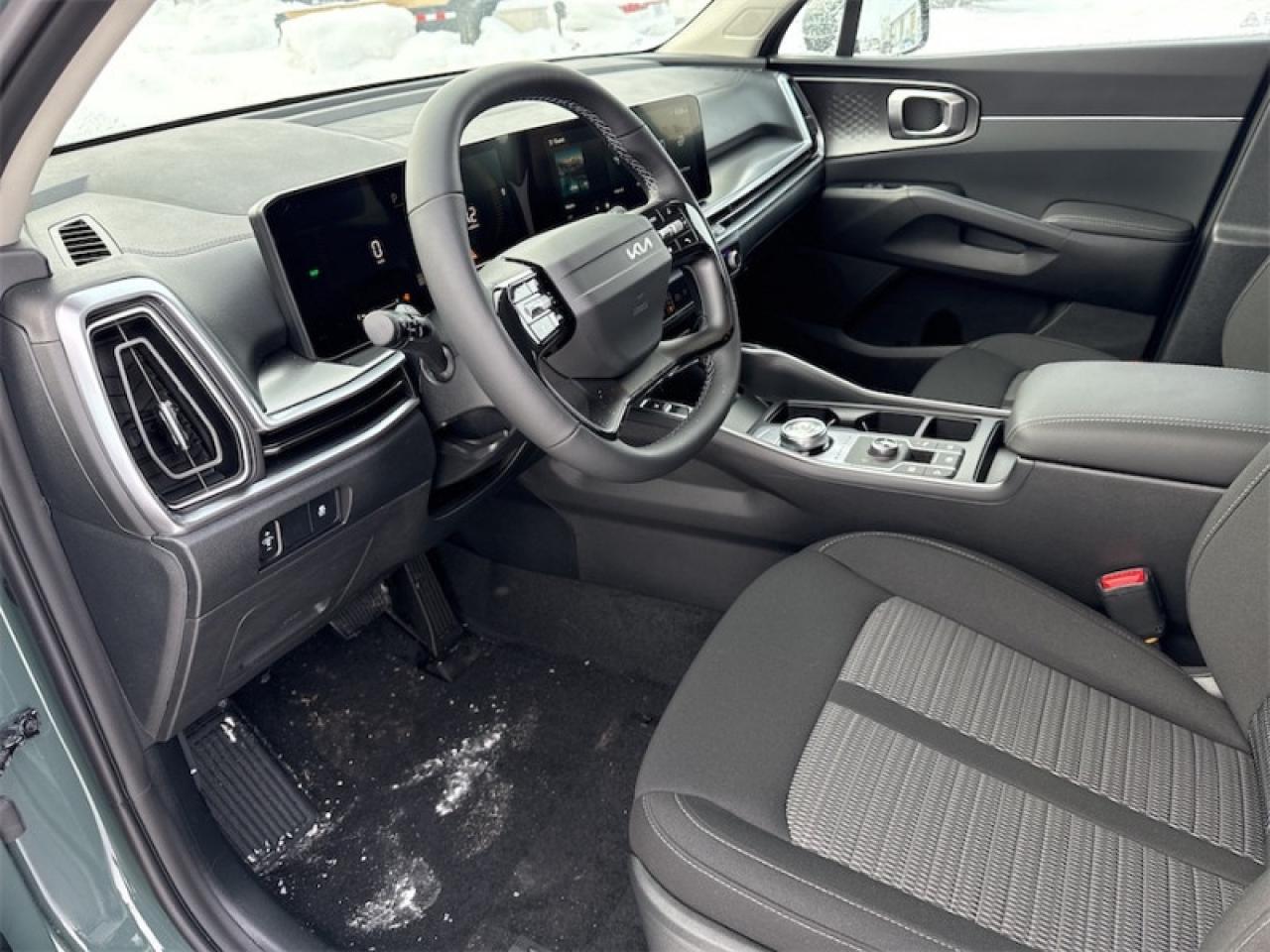 2026 Kia Sorento Hybrid LX  Remote Start Photo4