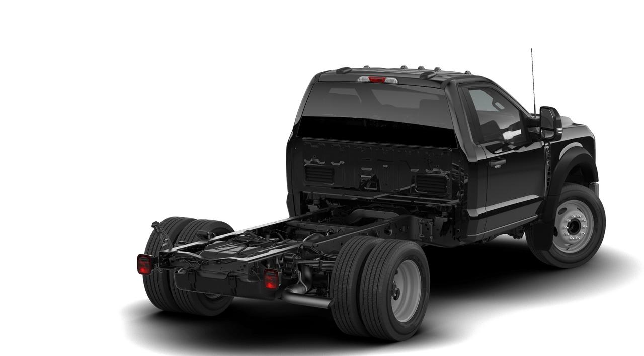 2026 Ford Super Duty F-600 DRW XLT Photo2