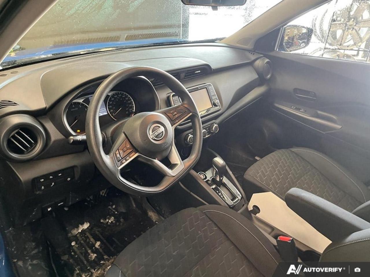 2022 Nissan Kicks S  KICKS S, CARPLAY, REAR CAMERA, PUSH TO START Photo