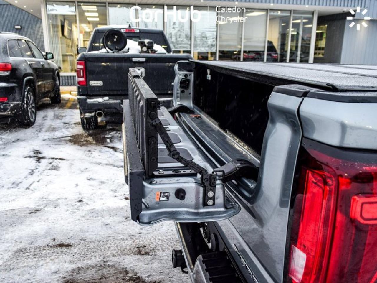 2023 GMC Sierra 1500 Denali 4WD Crew Cab 147" 5.3L Leather Multi Pro TailGate 13.4"Display Photo