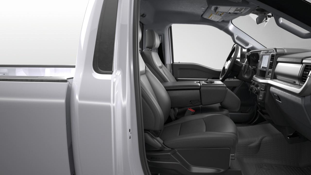 2026 Ford F-350 Super Duty SRW XLT Photo