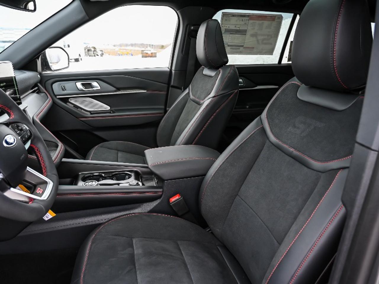 2026 Ford Explorer ST Photo