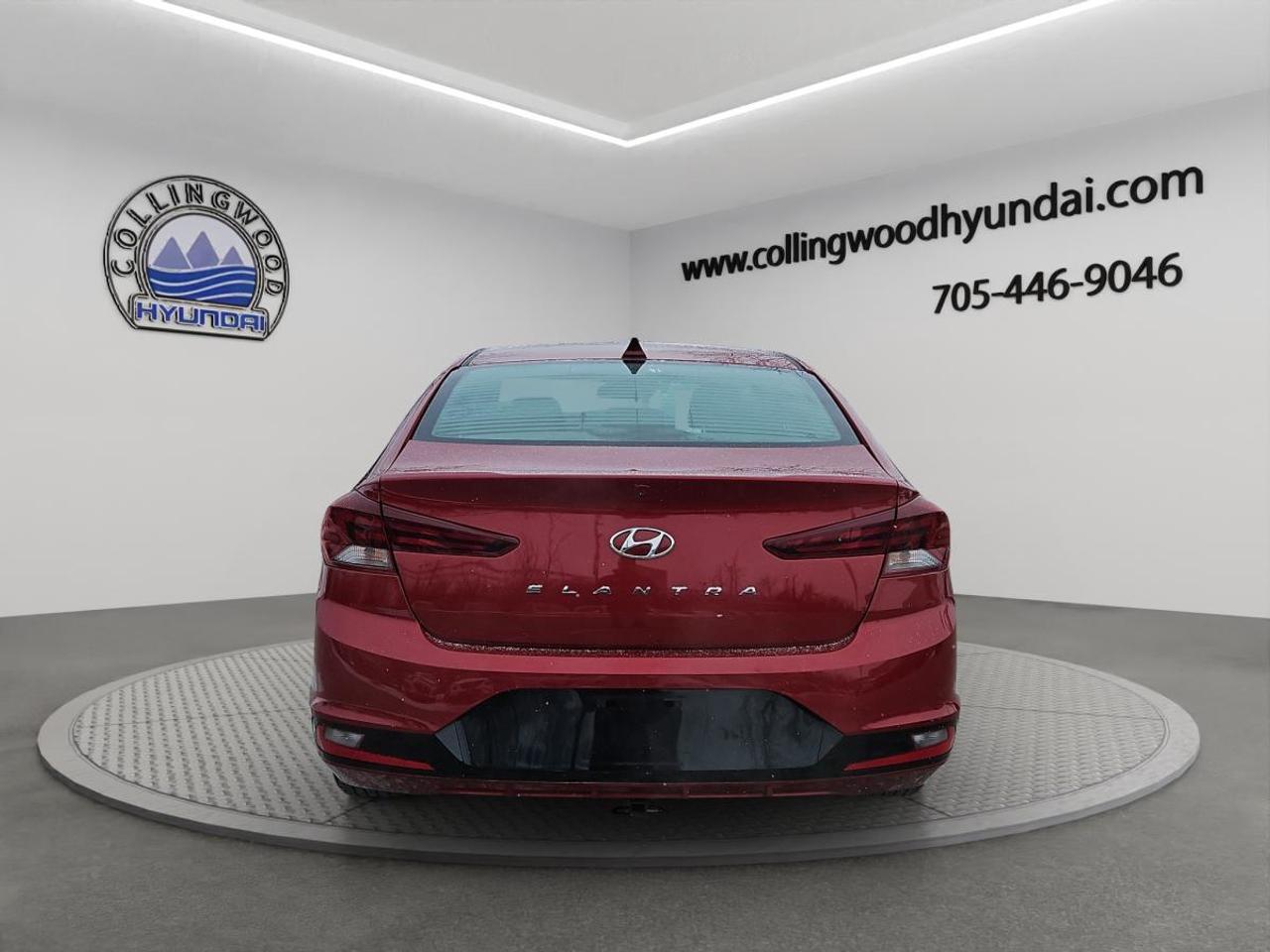 2019 Hyundai Elantra Luxury Photo