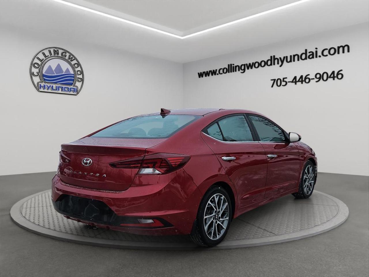 2019 Hyundai Elantra Luxury Photo