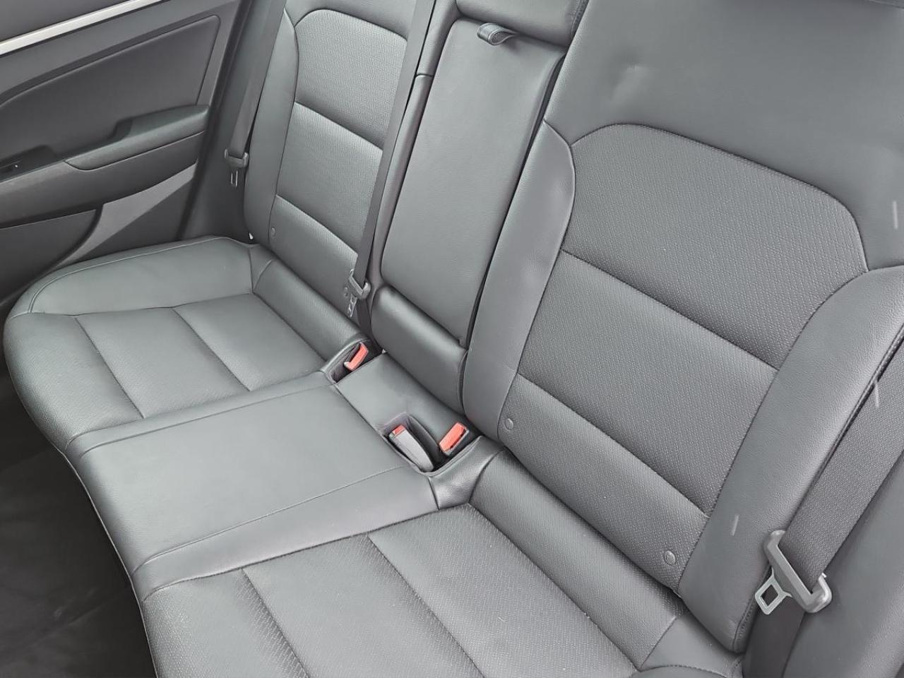 2019 Hyundai Elantra Luxury Photo