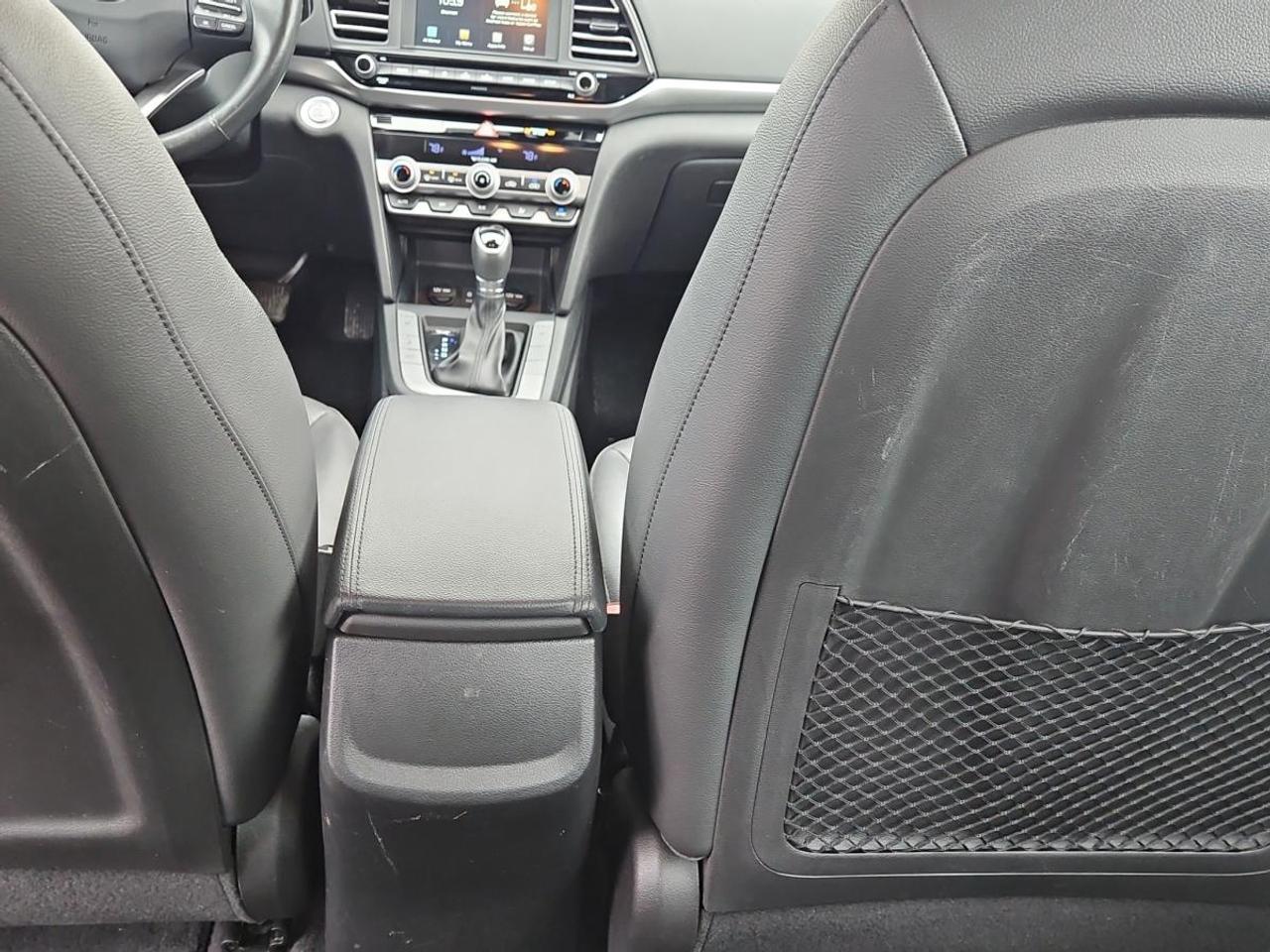 2019 Hyundai Elantra Luxury Photo