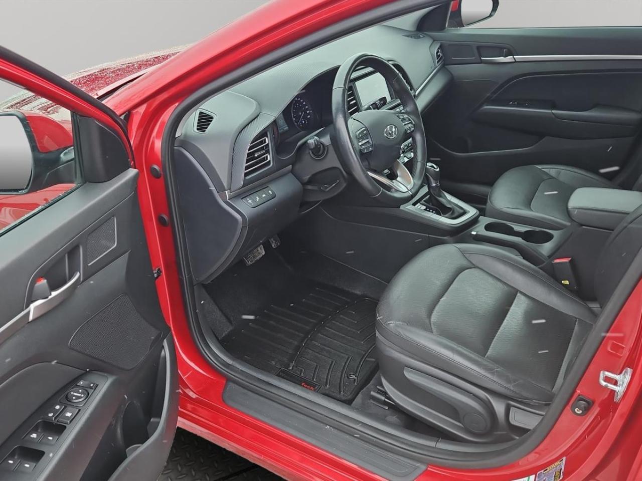 2019 Hyundai Elantra Luxury Photo