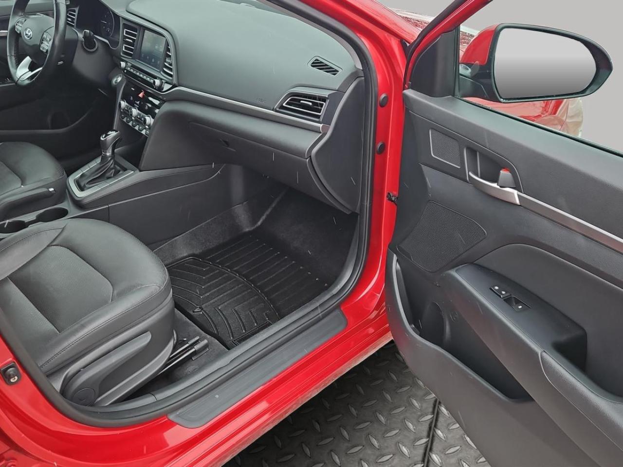 2019 Hyundai Elantra Luxury Photo