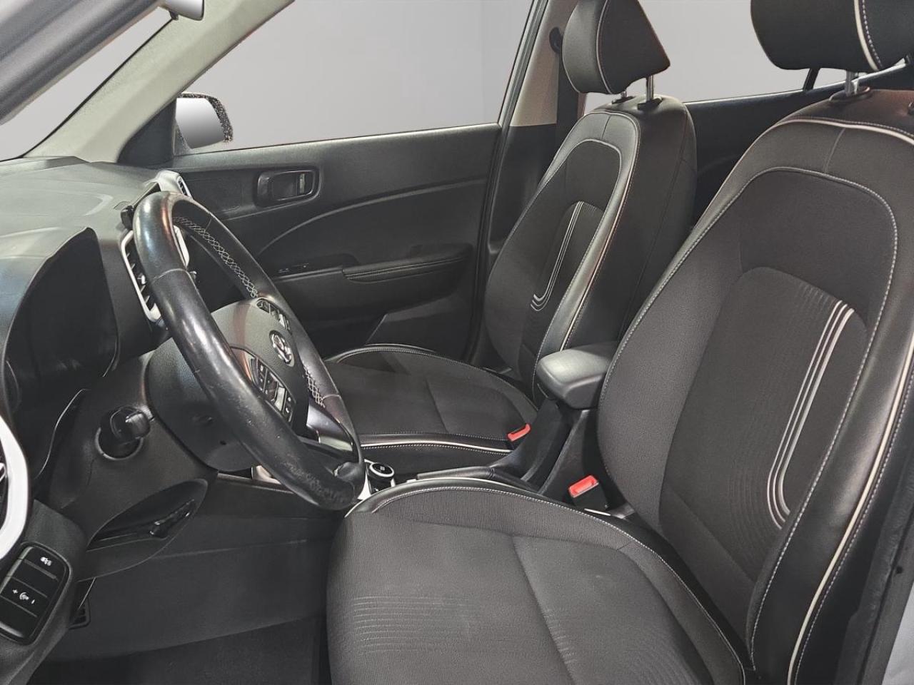 2020 Hyundai Venue Trend Urban Photo