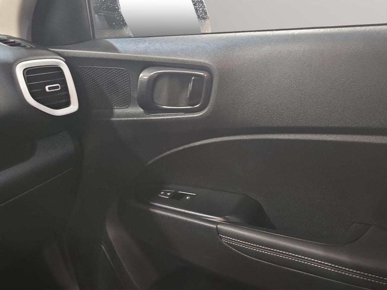 2020 Hyundai Venue Trend Urban Photo