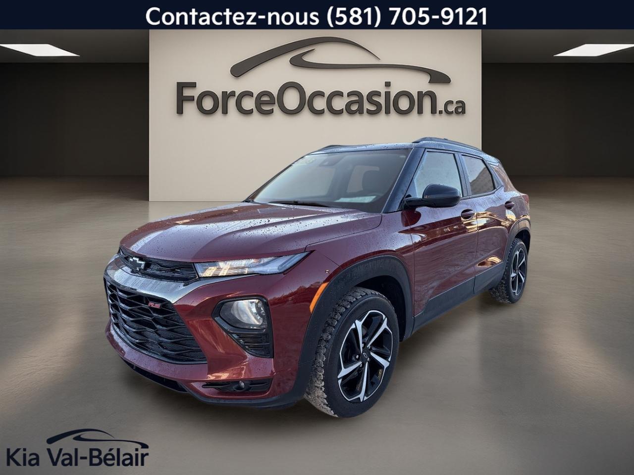 Jamais Accidenté // Inspecté en 135 points

Le Chevrolet TrailBlazer RS 2023 usagé offert chez Kia Val-Bélair à Québec est un VUS compact pensé pour la conduite dici, avec un rouage intégral, un moteur turbo 1,3 L à essence et une transmission automatique à double embrayage. Avec 47 650 km, sa finition noire sur noir et ses sièges avant chauffants, il vise un quotidien simple et bien équipé.

CARACTÉRISTIQUES DU TrailBlazer RS *AWD *TURBO *CAMÉRA *CARPLAY *SIÈGES CHAUFFANTS
»» Rouage intégral pour traction sur chaussée glissante  
»» Moteur turbo 1,3 L à essence  
»» Caméra de recul pour manoeuvres précises  
»» Sièges avant chauffants pour lhiver  

CARACTÉRISTIQUES DE SÉCURITÉ AVANCÉES
»» Avertissement de sortie de voie intégré  
»» Système de freinage antiblocage (ABS)  
»» Coussins gonflables latéraux et rideaux  
»» Surveillance de la pression des pneus  

PERFORMANCE ET EFFICACITÉ
»» Moteur 1,3 L sans plomb turbo  
»» Transmission automatique à double embrayage  
»» Direction assistée pour conduite légère  
»» Régulateur de vitesse sur autoroute  

CONFORT
»» Démarreur à distance pour préchauffer lhabitacle  
»» Démarrage par bouton-poussoir  
»» Siège conducteur à réglage électrique  
»» Climatisation avant pour confort quatre saisons  

TECHNOLOGIE ET CONNECTIVITÉ
»» Apple CarPlay pour applis compatibles iPhone  
»» Intégration Bluetooth pour appels mains libres  
»» Commandes audio au volant  
»» Point daccès WiFi pour appareils compatibles  

ESPACE DE CHARGEMENT
»» Accès au coffre arrière pratique  
»» 4 portes pour embarquement simple  
»» Pneu de secours inclus  
»» Vitres teintées pour intimité accrue  

APPRÉCIÉ DES AUTRES PROPRIÉTAIRES
»» Traction AWD rassurante en conditions variables  
»» Format compact facile à stationner  
»» Démarreur à distance très utile lhiver  
»» Connectivité Bluetooth et CarPlay au quotidien  

GARANTIE
Garantie originale du manufacturier: 100000 Km

Ce Chevrolet TrailBlazer RS 2023 combine un format urbain, un rouage intégral et un moteur turbo 1,3 L pour un équilibre intéressant entre agrément et polyvalence. Ajoutez la caméra de recul, les phares automatiques, les rétroviseurs chauffants et le volant en cuir, et vous obtenez un VUS prêt pour Québec, été comme hiver.

Le NIV de ce Chevrolet TrailBlazer RS *AWD *TURBO *CAMÉRA *CARPLAY *SIÈGES CHAUFFANTS 2023 est le KL79MUSL4PB049191.

Garantie prolongée disponible, livraison en 48h