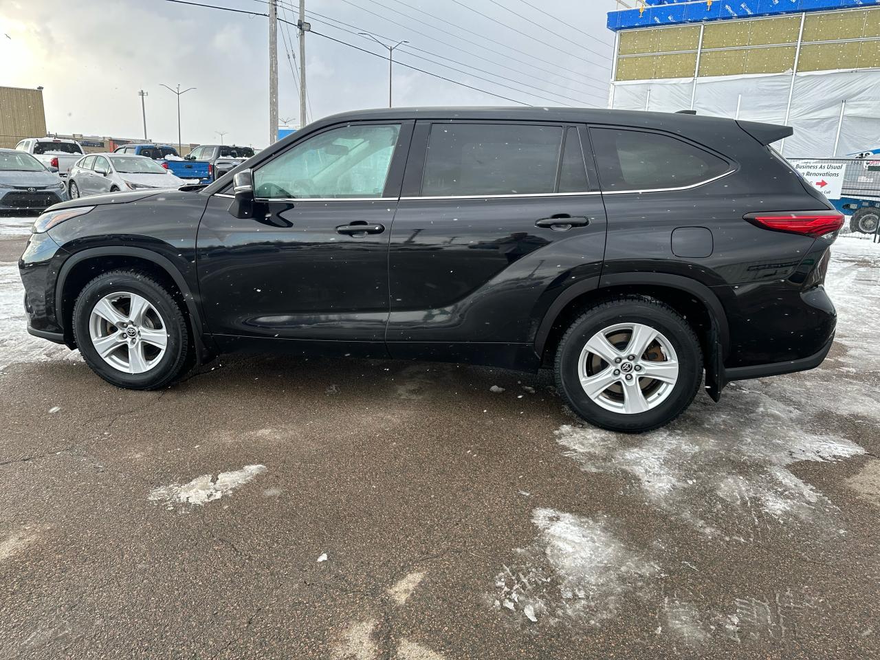 2020 Toyota Highlander LE AWD Photo1