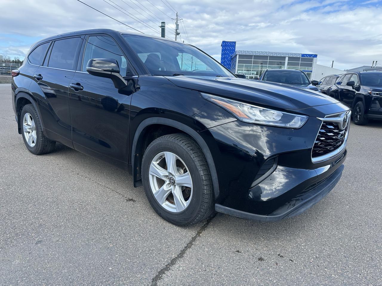 2020 Toyota Highlander LE AWD Photo2
