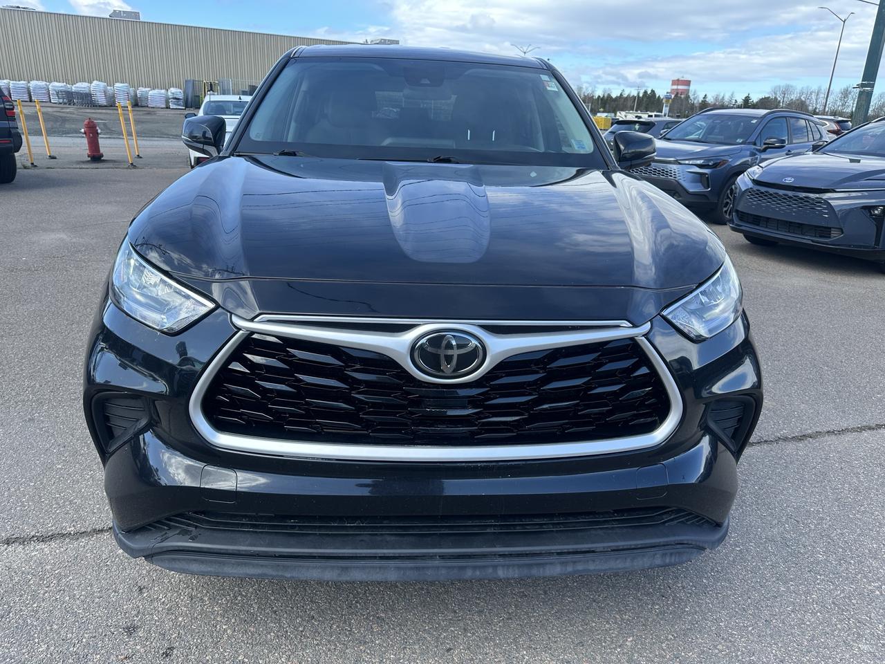 2020 Toyota Highlander LE AWD Photo1